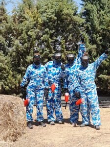 Cuántas personas se necesitan para jugar al paintball